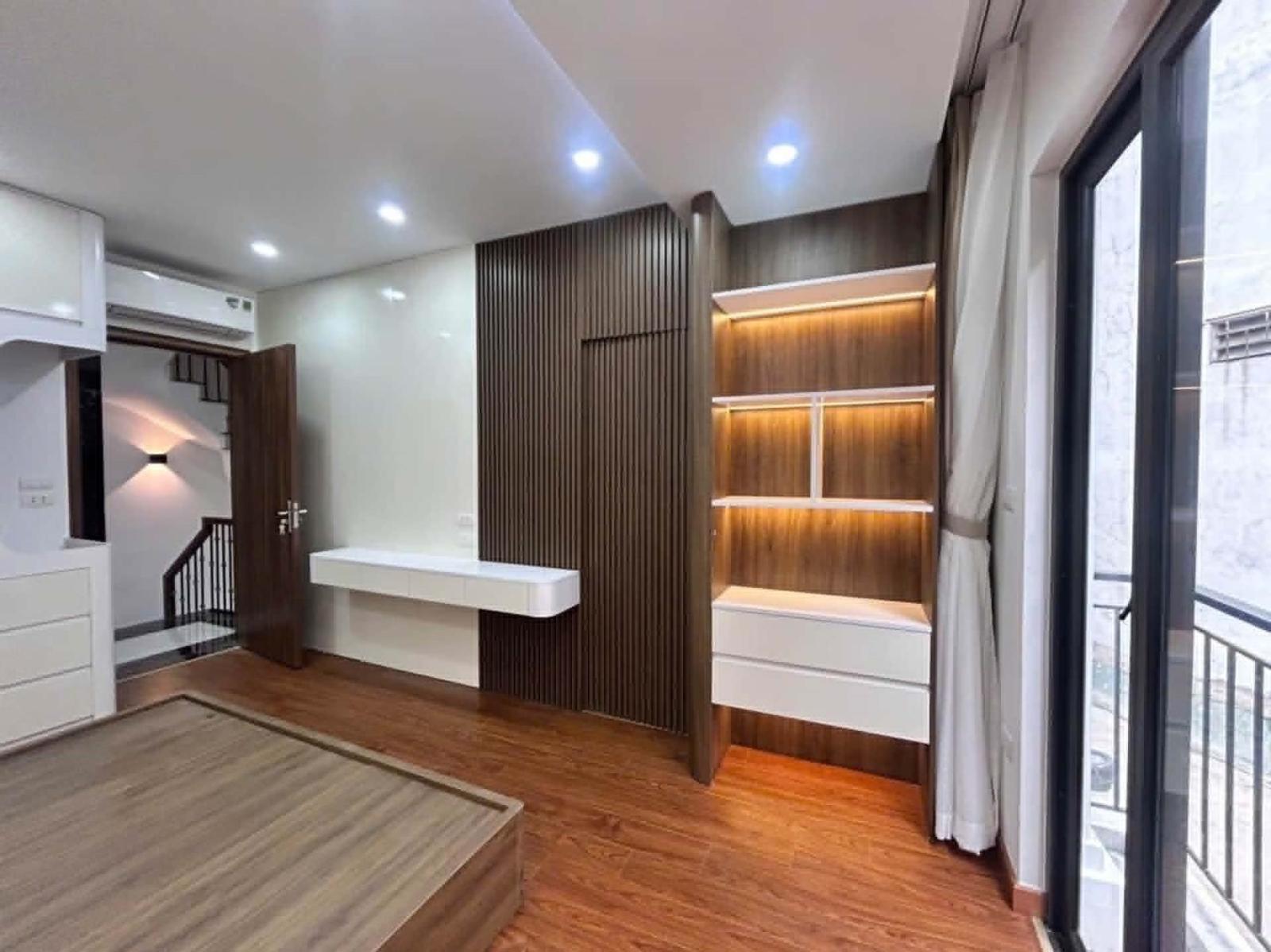 NHÀ MỚI ĐẸP 6 TẦNG THANG MÁY GẦN PHỐ LÊ DUẨN_NGÕ NÔNG THÔNG THOÁNG_55m2_TRƯỚC NHÀ RỘNG, hơn 12 tỷ
 16004131