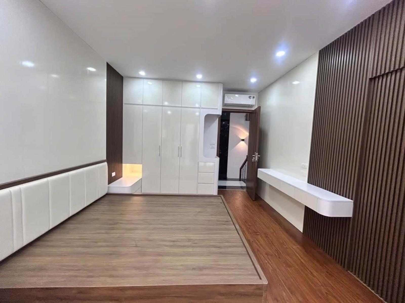 NHÀ MỚI ĐẸP 6 TẦNG THANG MÁY GẦN PHỐ LÊ DUẨN_NGÕ NÔNG THÔNG THOÁNG_55m2_TRƯỚC NHÀ RỘNG, hơn 12 tỷ
 16004131