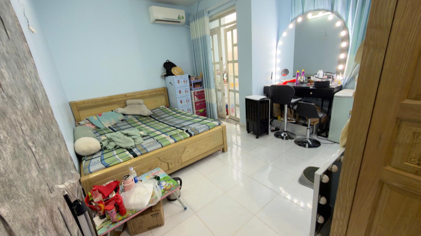 DO CÓ VIỆC NÊN MÌNH CẦN PASS PHÒNG GIÁ TỐT – NGUYỄN KIỆM - PHÚ NHUẬN - TP HỒ CHÍ MINH 16004137
