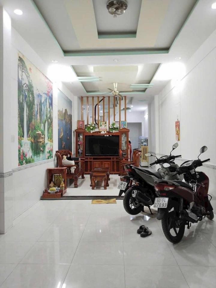 Bán nhà mặt tiền 4 tầng Bông Sao ngang 4m đối diện công viên - 0931172218 16004200
