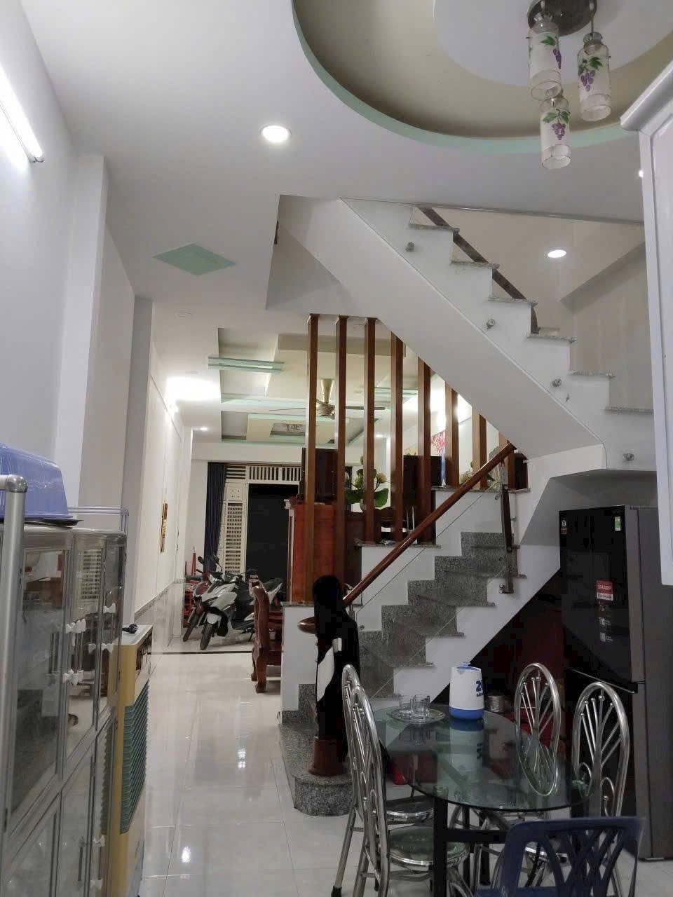 Bán nhà mặt tiền 4 tầng Bông Sao ngang 4m đối diện công viên - 0931172218 16004200