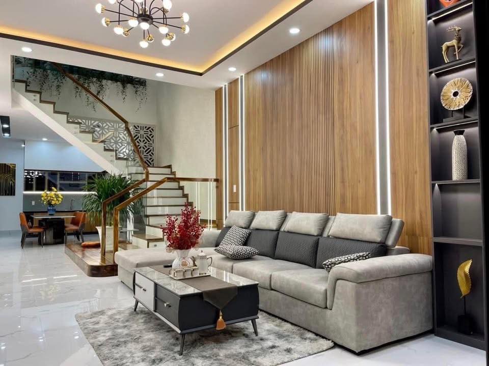 Bán nhà mặt tiền 4 tầng Tạ Quang Bửu ngang 5m gần chợ - 0931172218 16004201