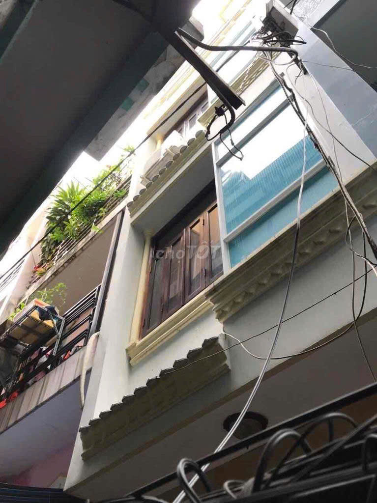 Cho Thuê Nhà 1 Trệt 3 Lầu, 3pn, Dtsd 128m2 + Nội Thất, Đ.Võ Văn Kiệt, P.5, Q.5 16004202