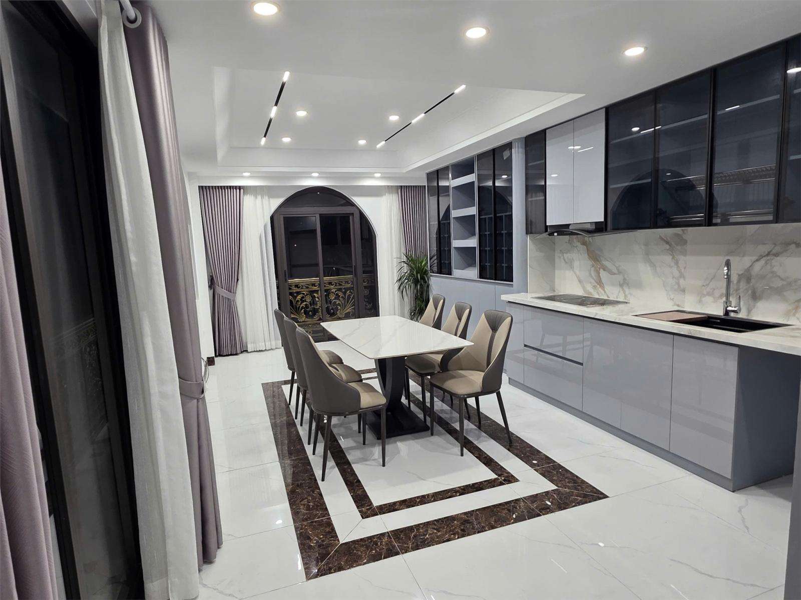 HOT BÁN NHÀ ĐẸP Tại Phường Sài Đồng, Long Biên đường ô tô tránh, lô góc 2 mặt tiền, gara 2 ô tô 16004237