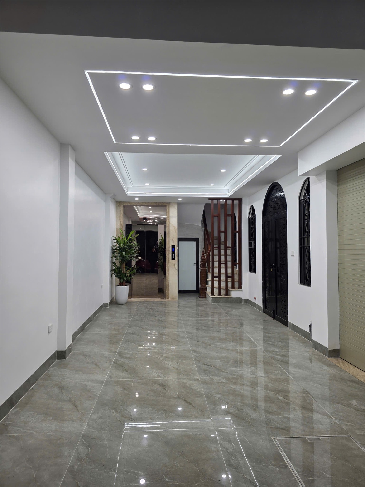 HOT BÁN NHÀ ĐẸP Tại Phường Sài Đồng, Long Biên đường ô tô tránh, lô góc 2 mặt tiền, gara 2 ô tô 16004237