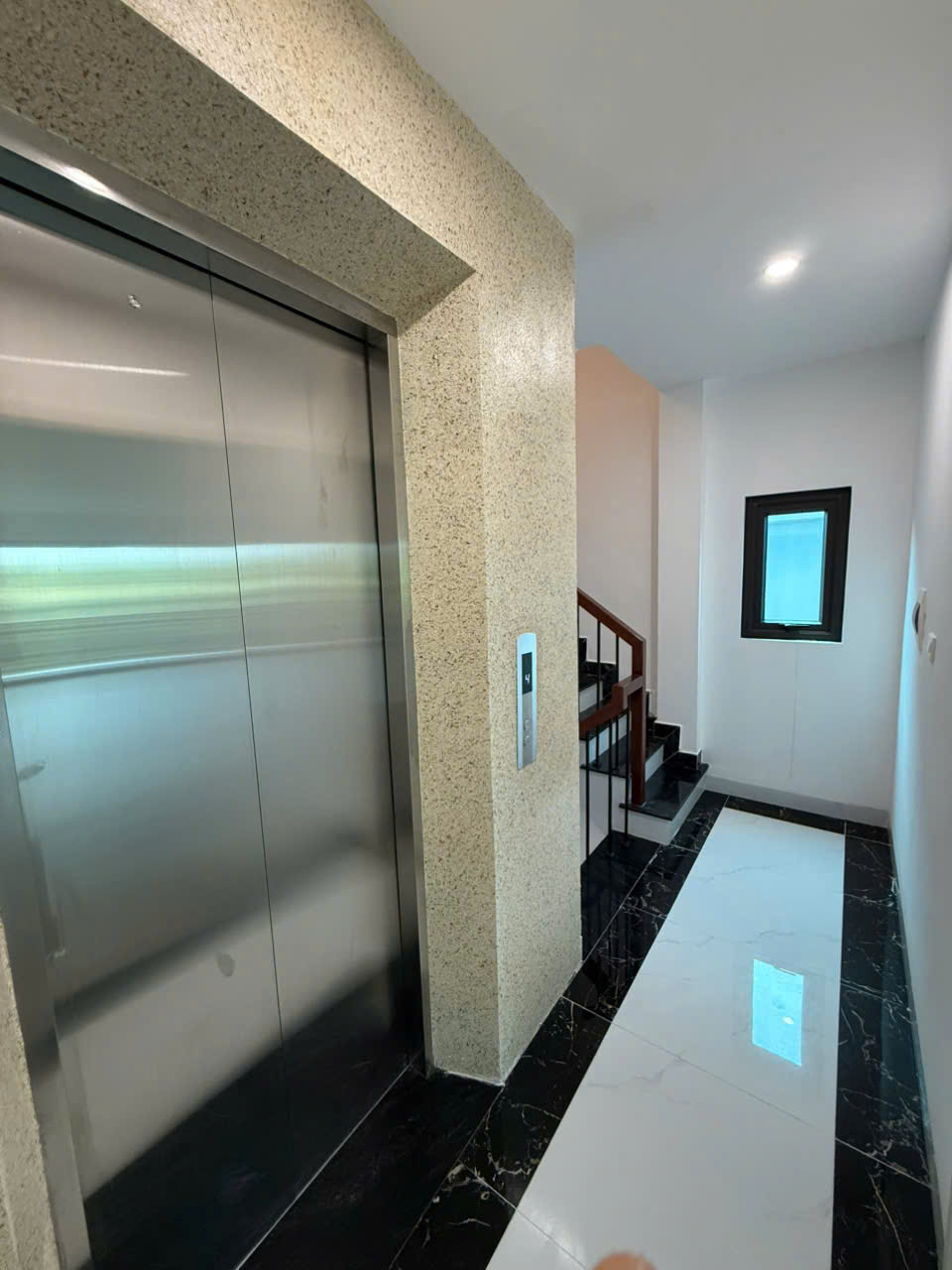 🚘 Nhà đẹp Phúc Lợi – Long Biên, diện tích 52m2, có gara ô tô trong nhà, thiết kế hiện đại, sáng 16004272