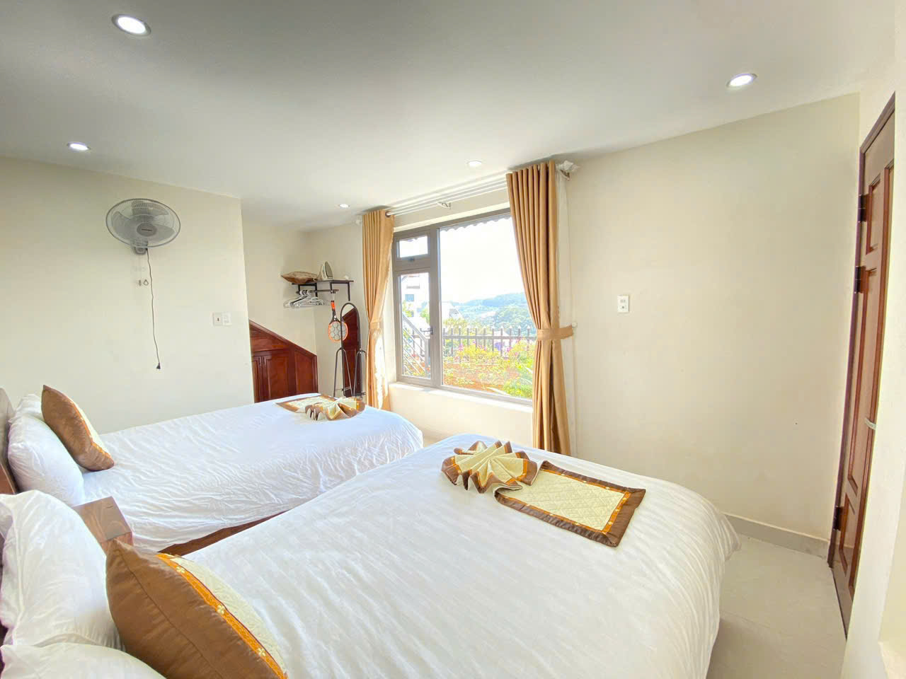 Cho thuê villa 8 phòng ngủ đường Hùng Vương phường 9 Đà Lạt giá 18 triệu/tháng 16004281