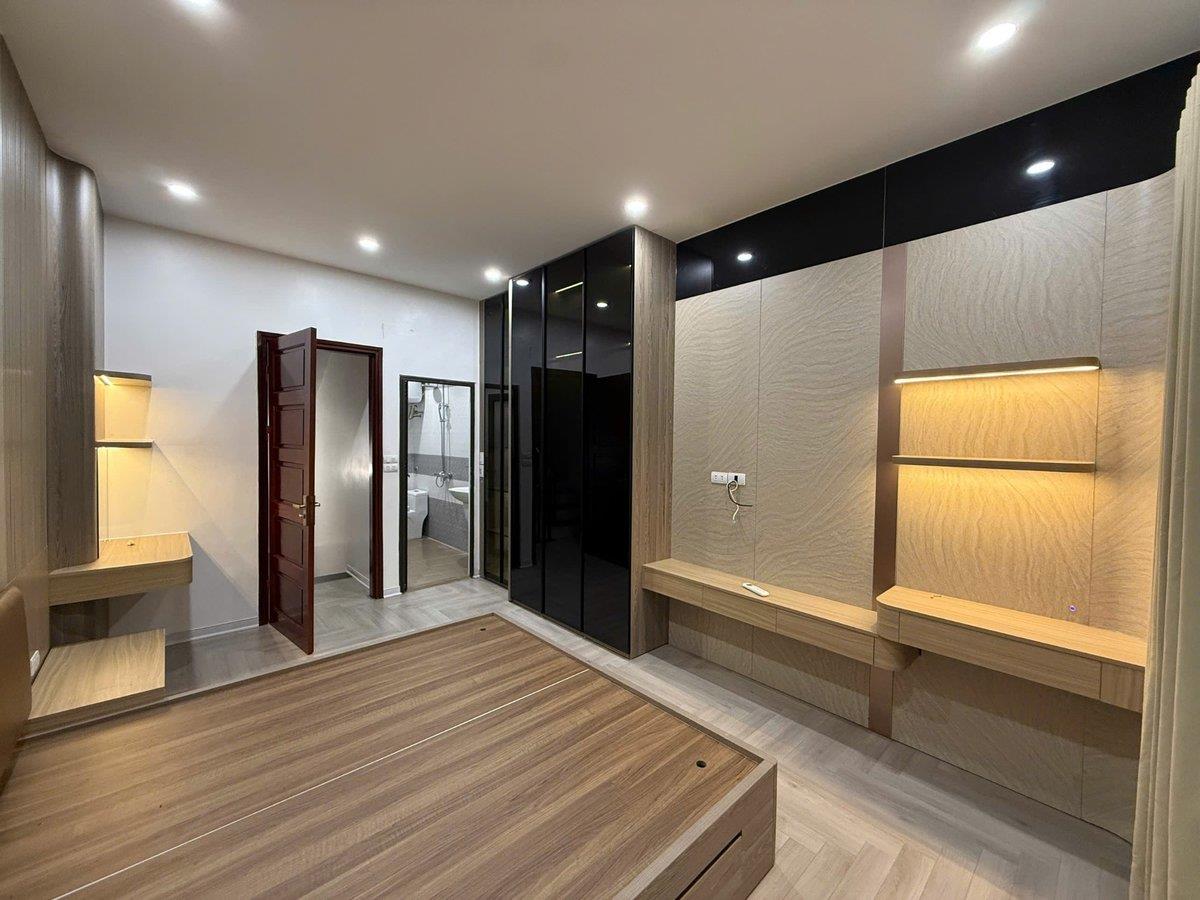 TRUNG TÂM ĐÔNG ĐA - PHỐ NGUYỄN LƯƠNG BẰNG-  5 TẦNG FULL NỘI THẤT - CÁCH 0T0 60M 16004338
