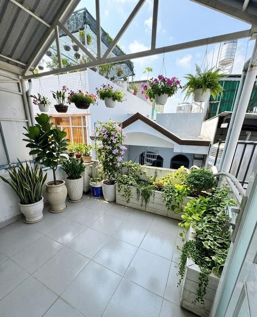 **Bán nhà hẻm 686 Cách Mạng Tháng 8; Tân Bình (4*11) 3 tầng nở hậu 16004352