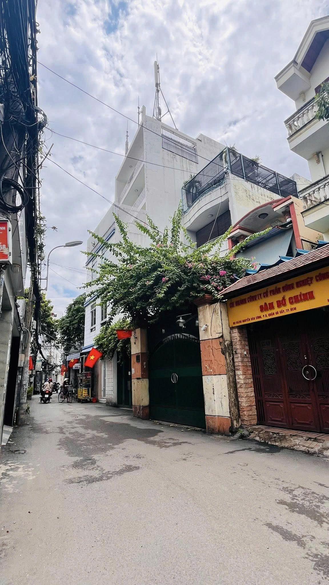 **Bán nhà hẻm 686 Cách Mạng Tháng 8; Tân Bình (4*11) 3 tầng nở hậu 16004352