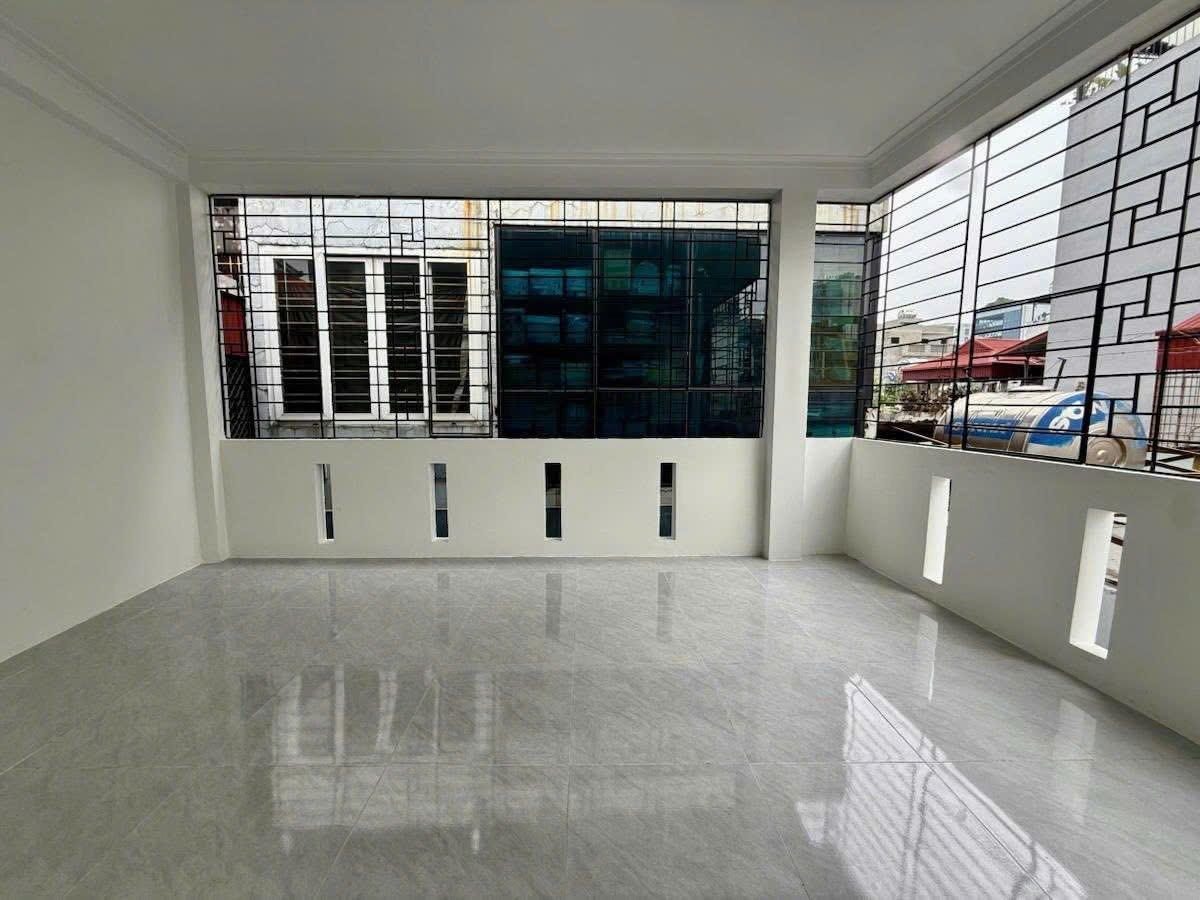 GỐC LÕI ĐỐNG ĐA - NGÕ NÔNG BA GÁC - LÔ GÓC HAI THOÁNG - NĂM TẦNG KIÊN CỐ - NỘI THẤT SANG XỊN - SỔ 16004354