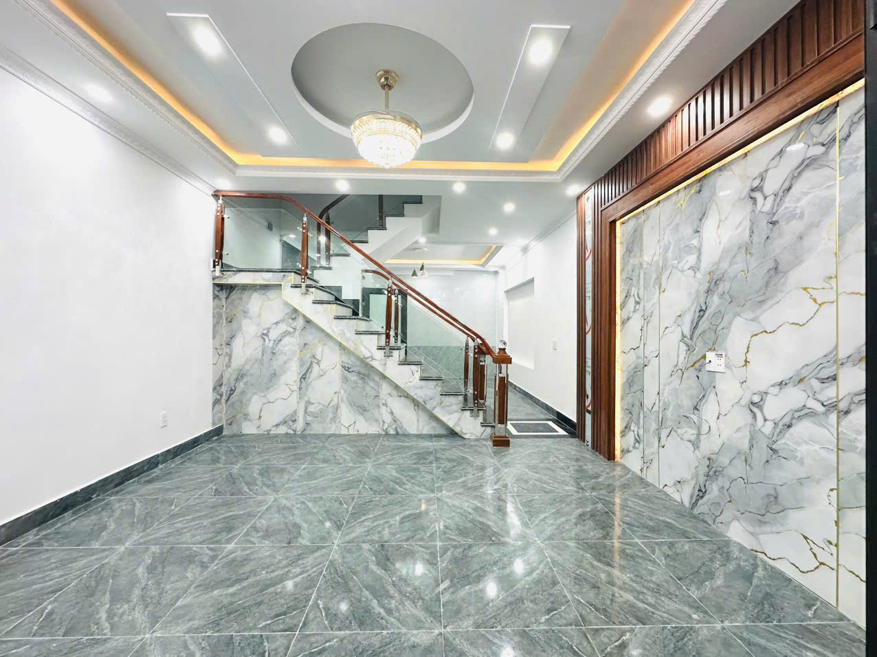 BÁN NHÀ 3,5 TẦNG NGÔ GIA TỰ – NGÕ 5M Ô TÔ ĐỖ CỬA – GIÁ 3,55 TỶ 16004370