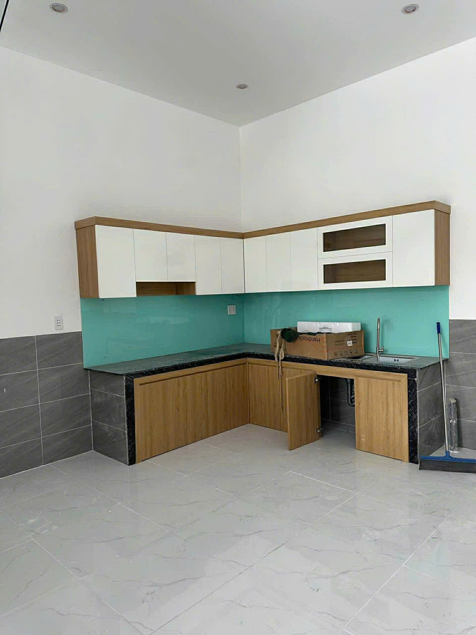 Bán nhà 2 Tầng P.Tân Triều.TP Đồng Nai,SHR đường nhựa 2 ô tô,giá rẻ 16004447