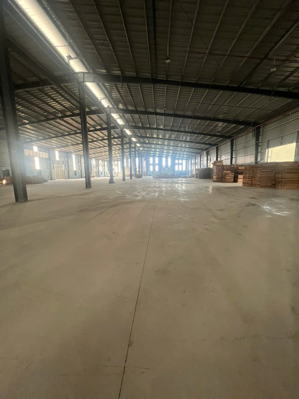 CHO THUÊ KHO XƯỞNG 1.500m² Cảng KHUYẾN LƯƠNG - Xe Cont Vào Tận Nơi 16004469