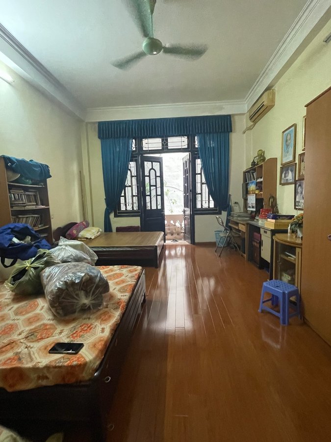 Bán Nhà Võng Thị. Tây Hồ. DT 70m2. MT 4.5m. 5 Tầng. Giá 15.9 Tỷ. 16004486