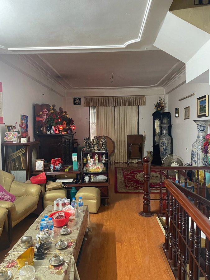 Bán Nhà Võng Thị. Tây Hồ. DT 70m2. MT 4.5m. 5 Tầng. Giá 15.9 Tỷ. 16004486