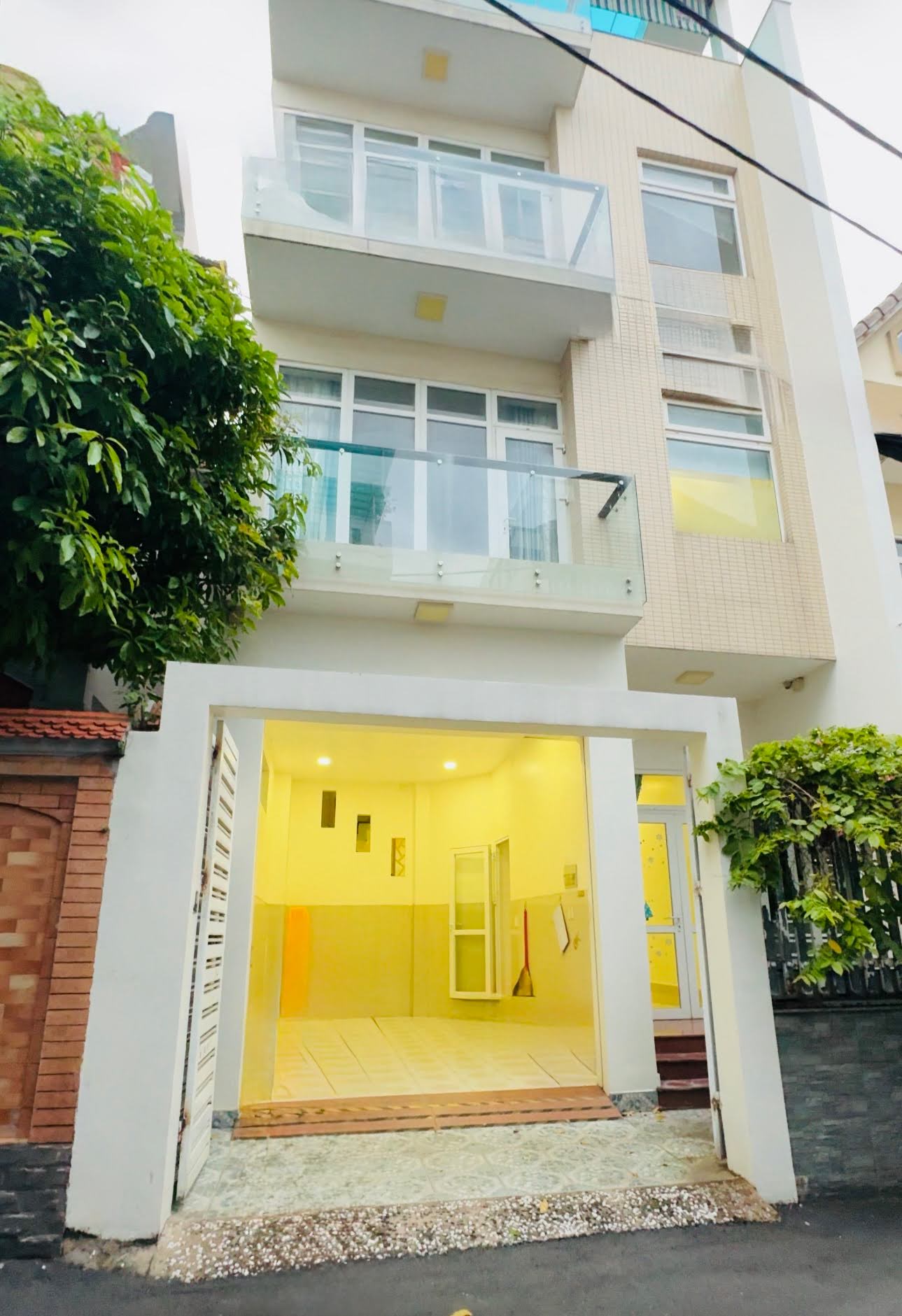 Bán nhà Gò Vấp, biệt thự 4 tầng, 90M2, hẻm xe hơi tránh 1/. sát mặt tiền, gần Nguyễn Văn Lượng 11.9 tỷ TL 16004537