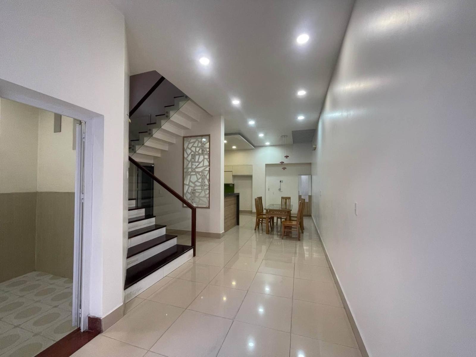 Bán nhà Gò Vấp, biệt thự 4 tầng, 90M2, hẻm xe hơi tránh 1/. sát mặt tiền, gần Nguyễn Văn Lượng 11.9 tỷ TL 16004537