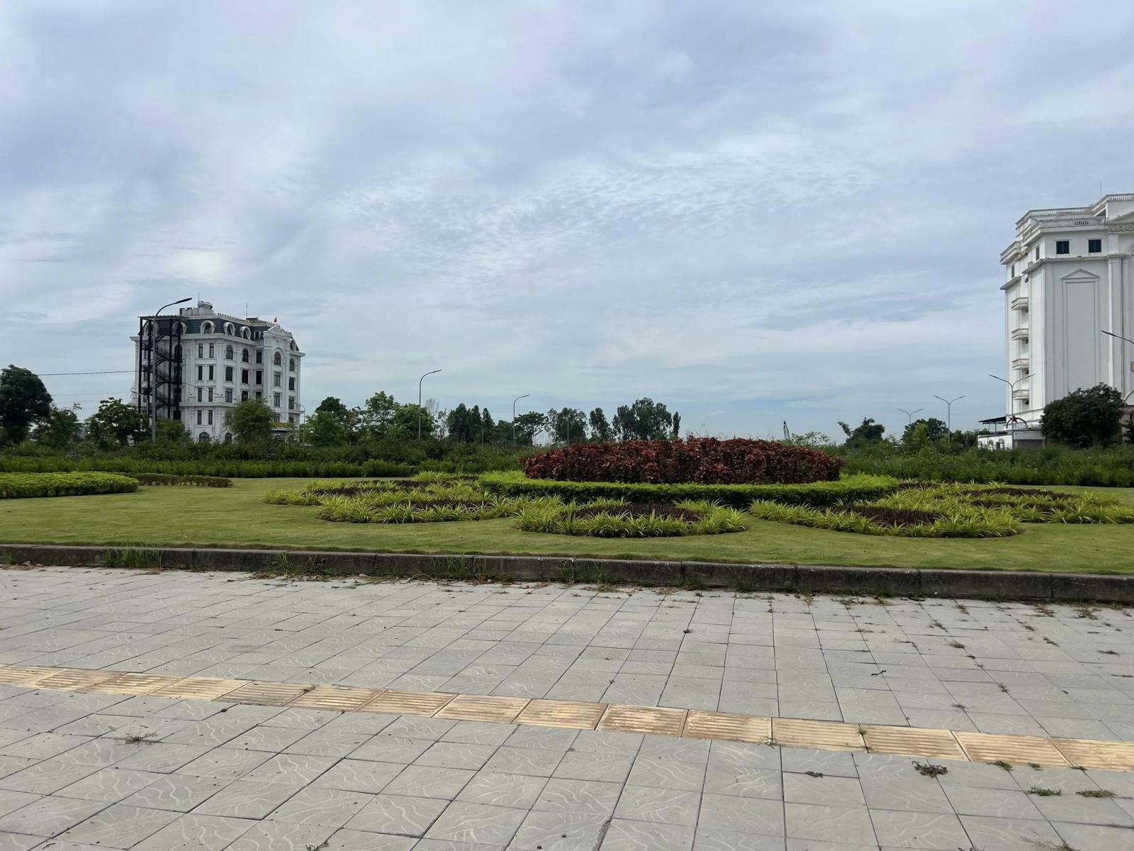 Bán lô đất 3 mặt tiền mặt đường Trường Chinh, TP Hải Dương, 789m2, lô góc, KD tốt, vị trí đẹp 16004550