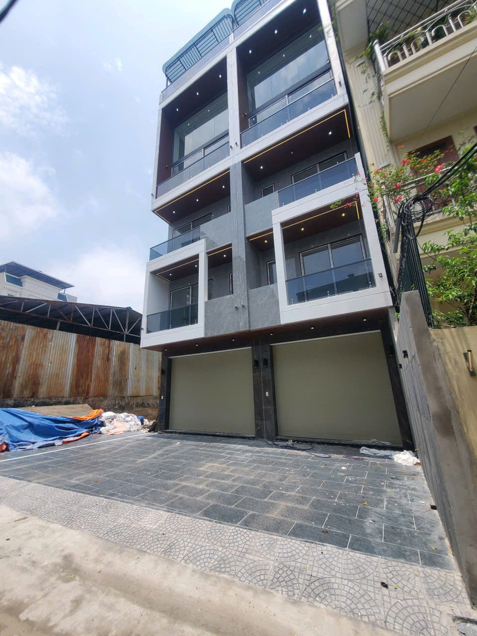 Bán nhà Thạch Bàn,Long Biên 6 tầng,92m,mt5.3m oto tránh nhỉnh 13 tỷ 16004552