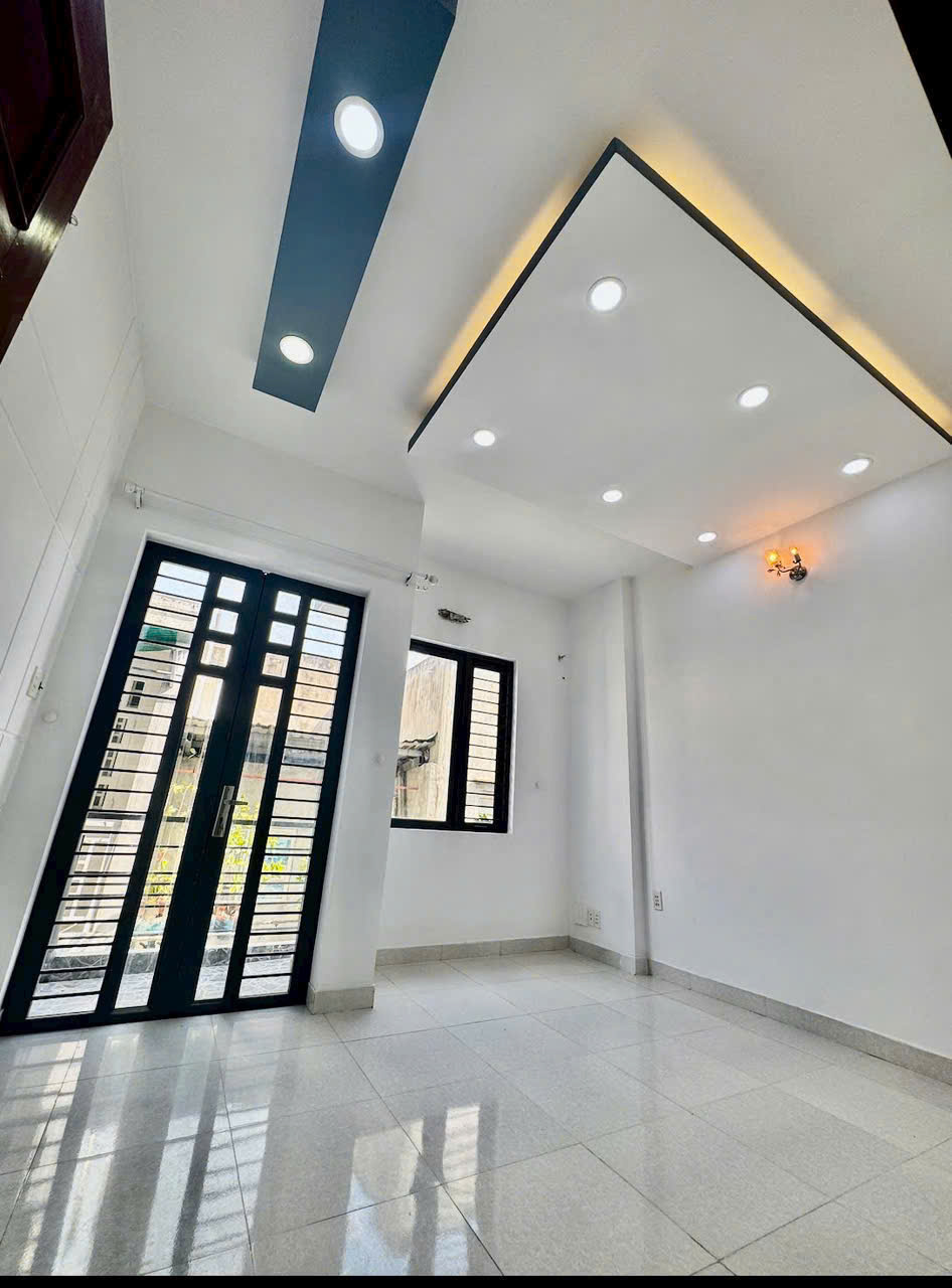 NGAY TRƯỜNG TIỂU HỌC BÌNH LONG GIÁP TÂN PHÚ 33M2 3 TẦNG 3PN 2WC CHỈ 3.85 TỶ 16004627
