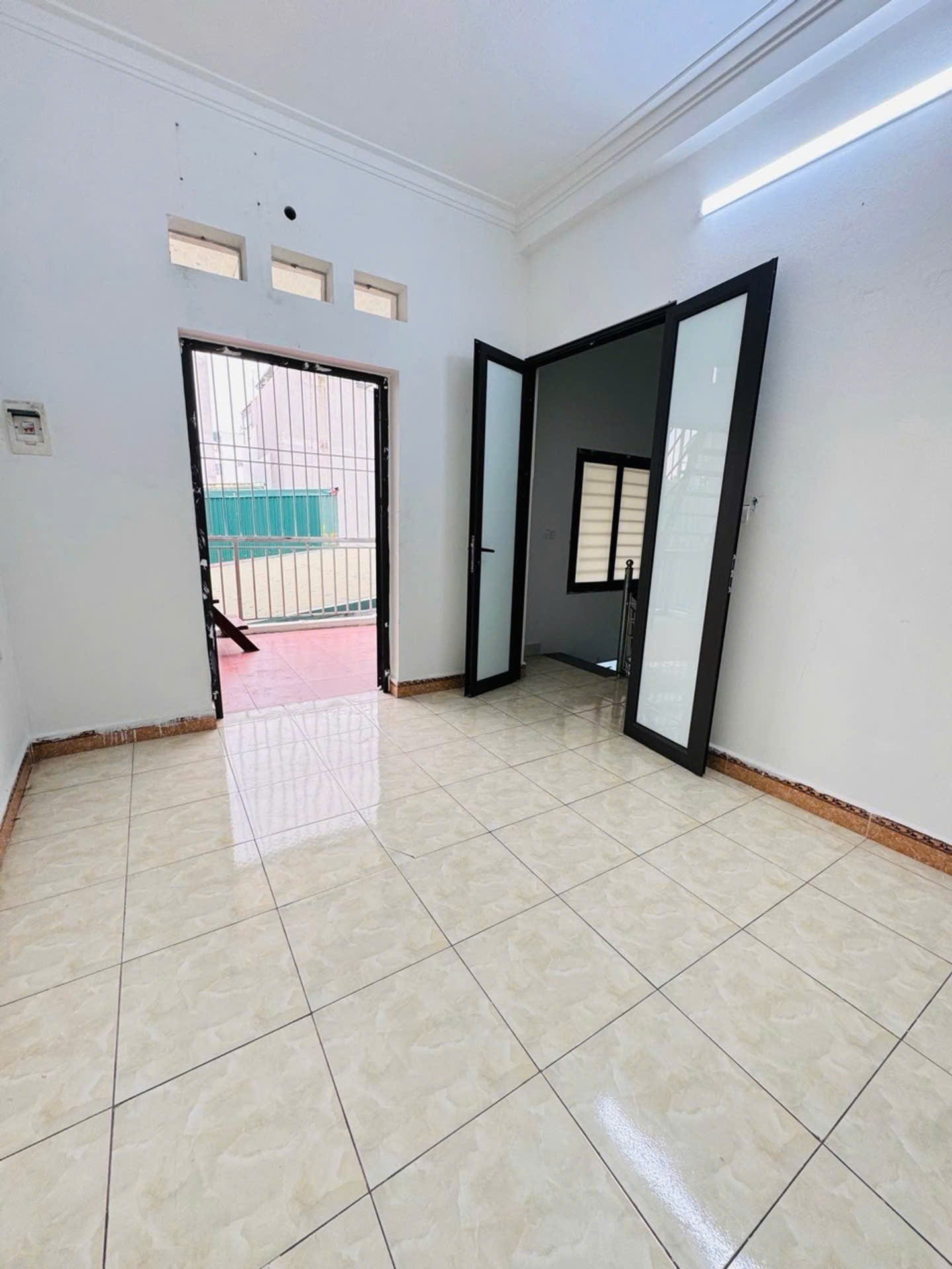 🔥 HIẾM – BÁN NHÀ MẶT TIỀN 6,7M - Chỉ 6,x tỷ 
📍 Kẻ Tạnh – Việt Hưng, cách 20m ra ngõ ôtô 16004629