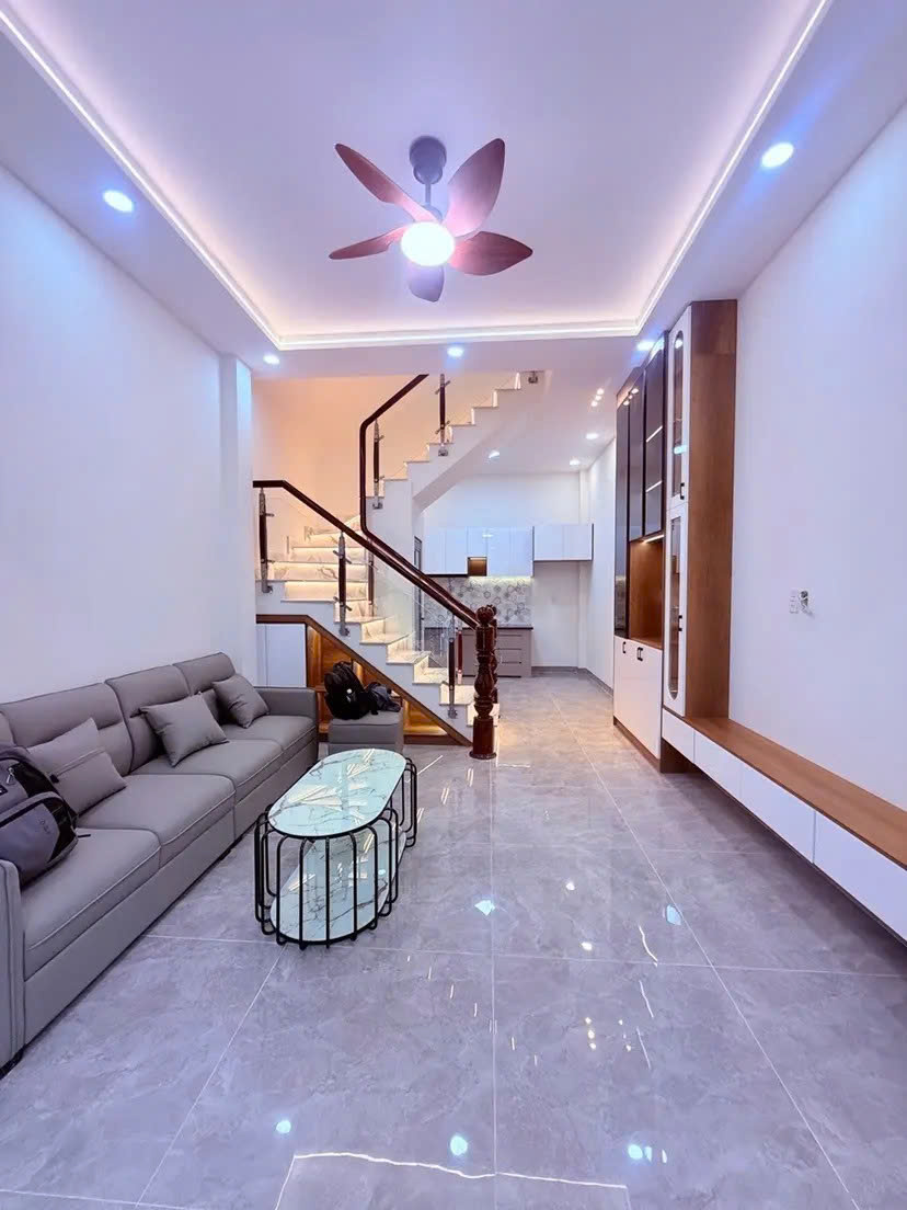 BÁN SIÊU PHẨM NHÀ PHỐ NGAY NGUYỄN HỮU TIẾN THỬA VUÔNG CHÍNH CHỦ CỰC ĐẸP   16004643