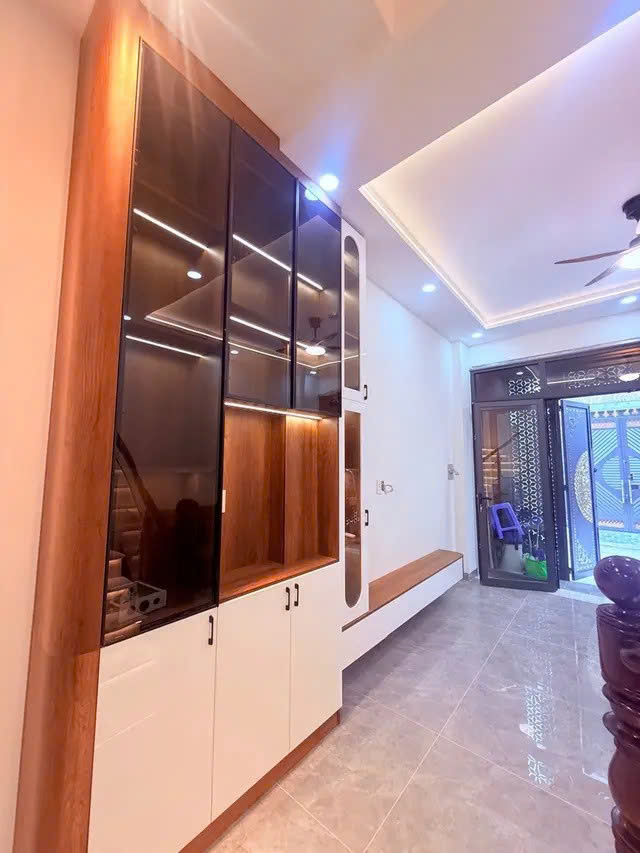 BÁN SIÊU PHẨM NHÀ PHỐ NGAY NGUYỄN HỮU TIẾN THỬA VUÔNG CHÍNH CHỦ CỰC ĐẸP   16004643