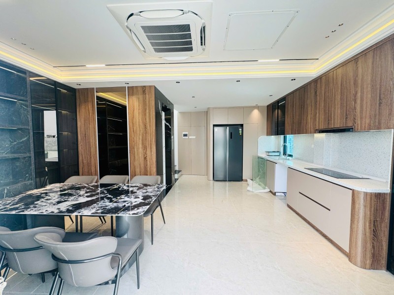 Bán nhà Ngọc Thuỵ,Long Biên 7 tầng,42m,mt5.8m oto vào nhà nhỉnh 13 tỷ  16004654