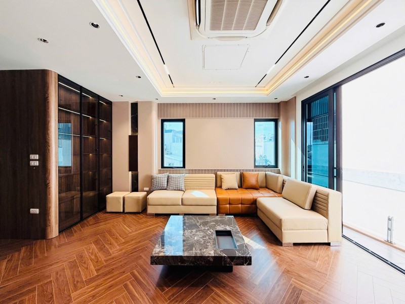Bán nhà Ngọc Thuỵ,Long Biên 7 tầng,42m,mt5.8m oto vào nhà nhỉnh 13 tỷ  16004654