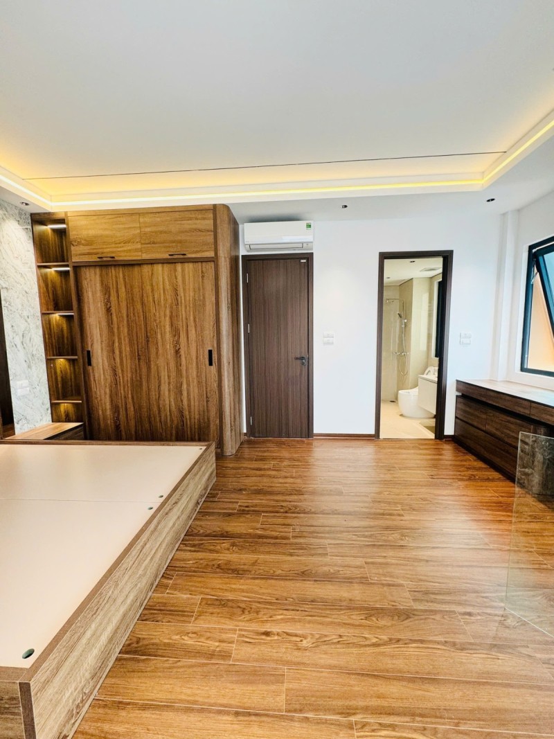 Bán nhà Ngọc Thuỵ,Long Biên 7 tầng,42m,mt5.8m oto vào nhà nhỉnh 13 tỷ  16004654
