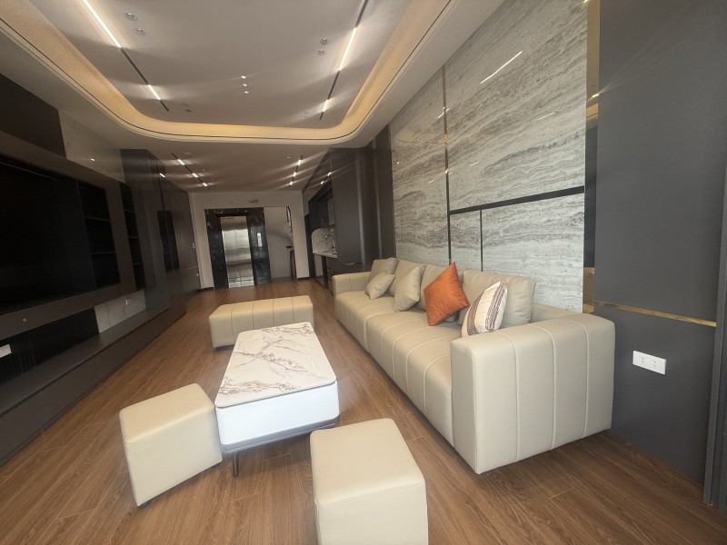 Bán nhà Phố Trạm,Long Biên 7 tầng,50m,mt4m gần phố nhỉnh 11 tỷ 16004662