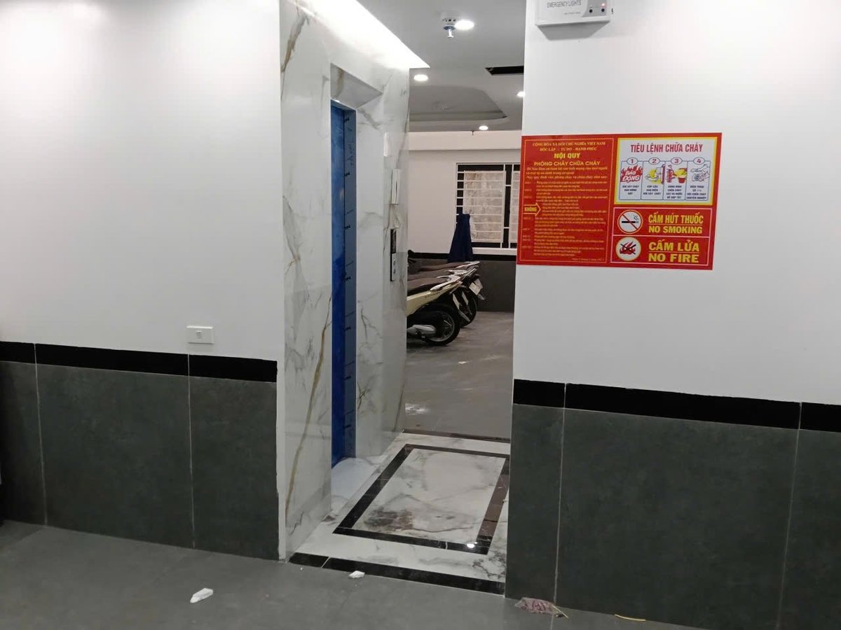 Bán Nhà Bùi Xương Trạch. Thanh Xuân. Lô Góc. 7 Tầng Thang Máy. DT 61m2. MT 5m. Giá 17.3 Tỷ. 16004668
