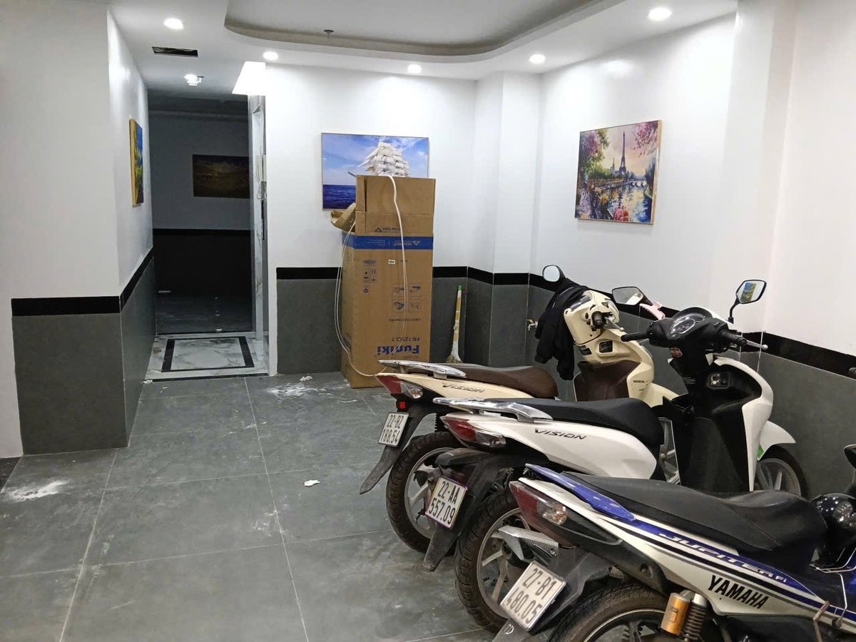 Bán Nhà Bùi Xương Trạch. Thanh Xuân. Lô Góc. 7 Tầng Thang Máy. DT 61m2. MT 5m. Giá 17.3 Tỷ. 16004668