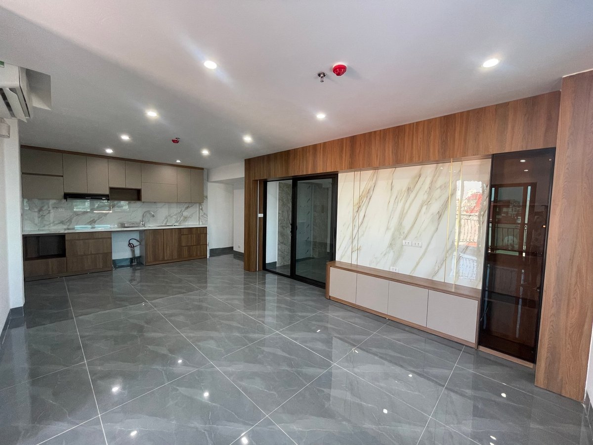 Bán Nhà Lạc Long Quân. Cầu Giấy. 8 Tầng Thang Máy. Ô Tô. DT 78m2. MT 3m. Giá 25.3 Tỷ. 16004700
