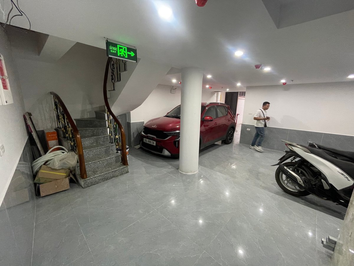 Bán Nhà Lạc Long Quân. Cầu Giấy. 8 Tầng Thang Máy. Ô Tô. DT 78m2. MT 3m. Giá 25.3 Tỷ. 16004700