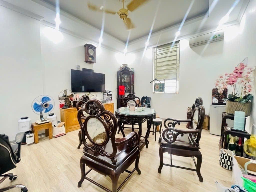 Bán Nhà Đội Cấn. Ba Đình. Ô Tô. DT 45m2. MT 12m. 5 Tầng. Giá 14.7 Tỷ 16004701