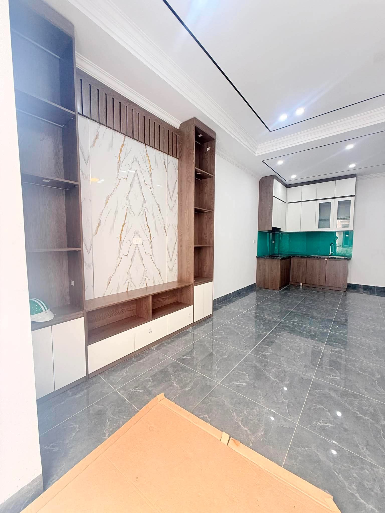 Bán nhà Phố Nối 45m2 3 tầng nhà mới ô tô đỗ cửa giá 2.5 tỷ 16004757