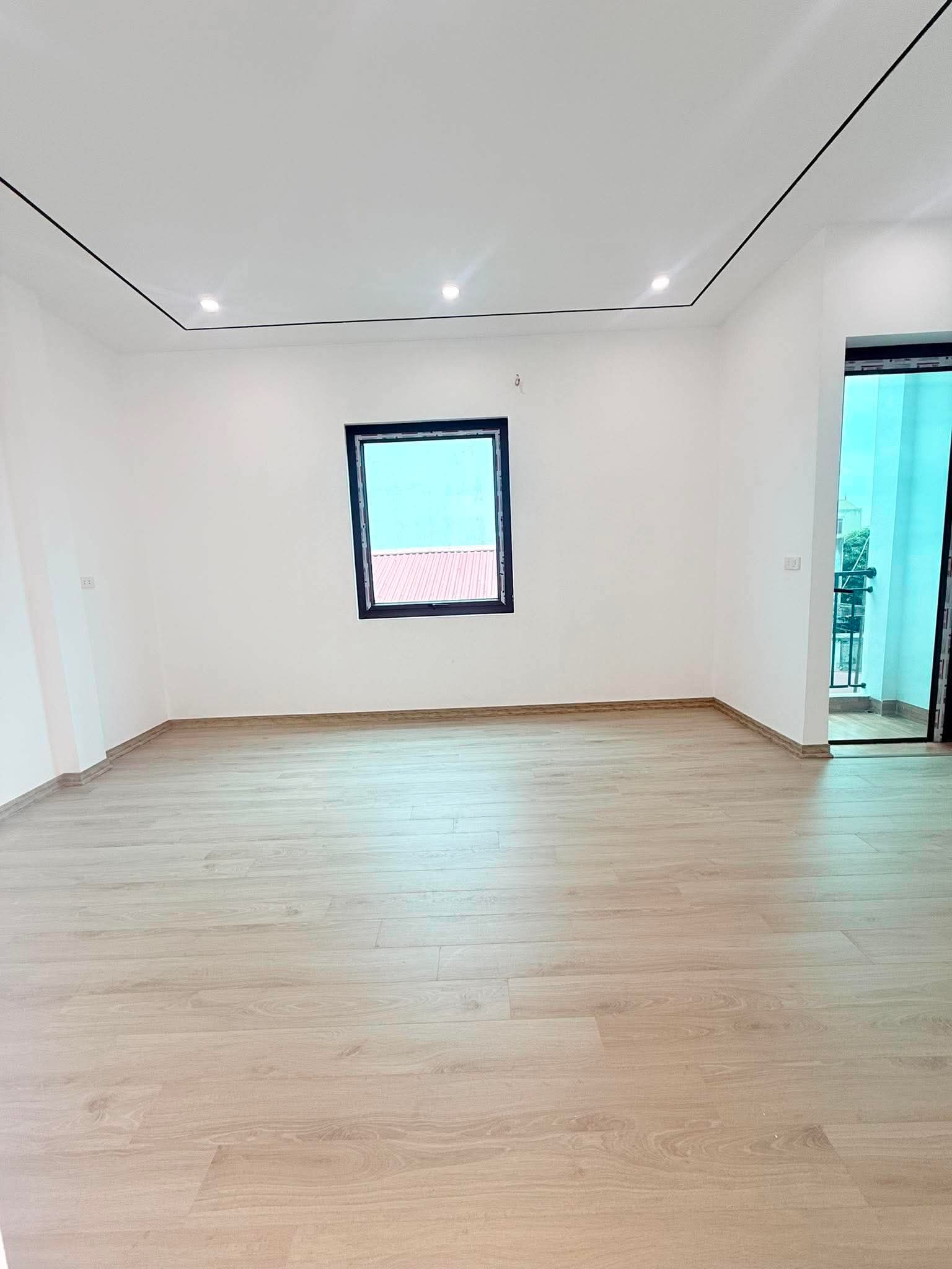 Bán nhà Phố Nối 45m2 3 tầng nhà mới ô tô đỗ cửa giá 2.5 tỷ 16004757