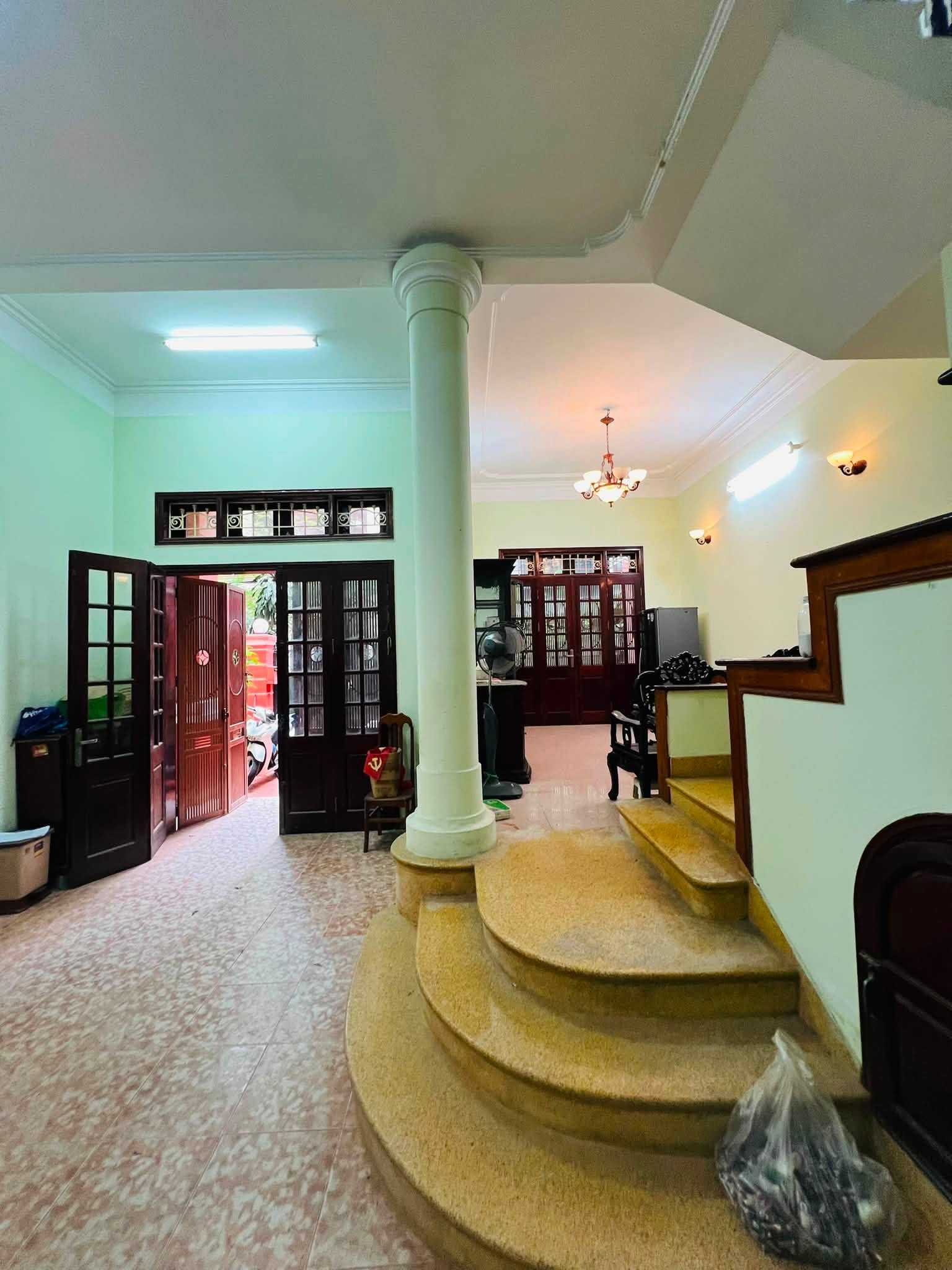 
NHÀ VƯỜN,NGÕ 175, LẠC LONG QUÂN, CẦU GIẤY:KD-Ô TÔ:120M X4T, MT 9M, GIÁ 32,9 TỶ. 16004779