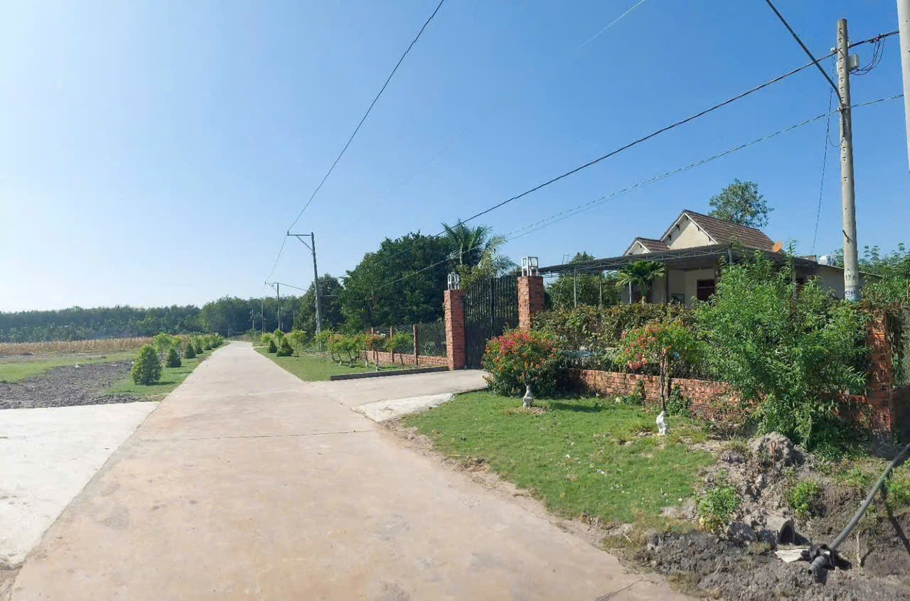 Bán đất tại Số 8, Minh Hưng, Chơn Thành, 550 triệu, 215 m2, hàng hiếm đẹp, nhiều tiện ích 16004781