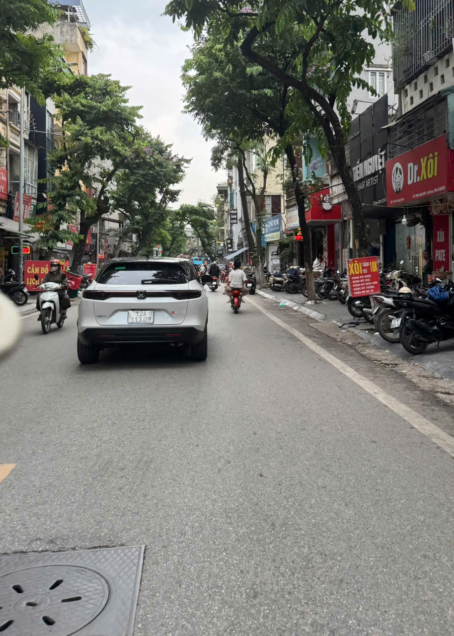 Bán căn nhà phân lô phố Tạ quang bửu, gần trường Bách Khoa, Xây Dựng 16004828