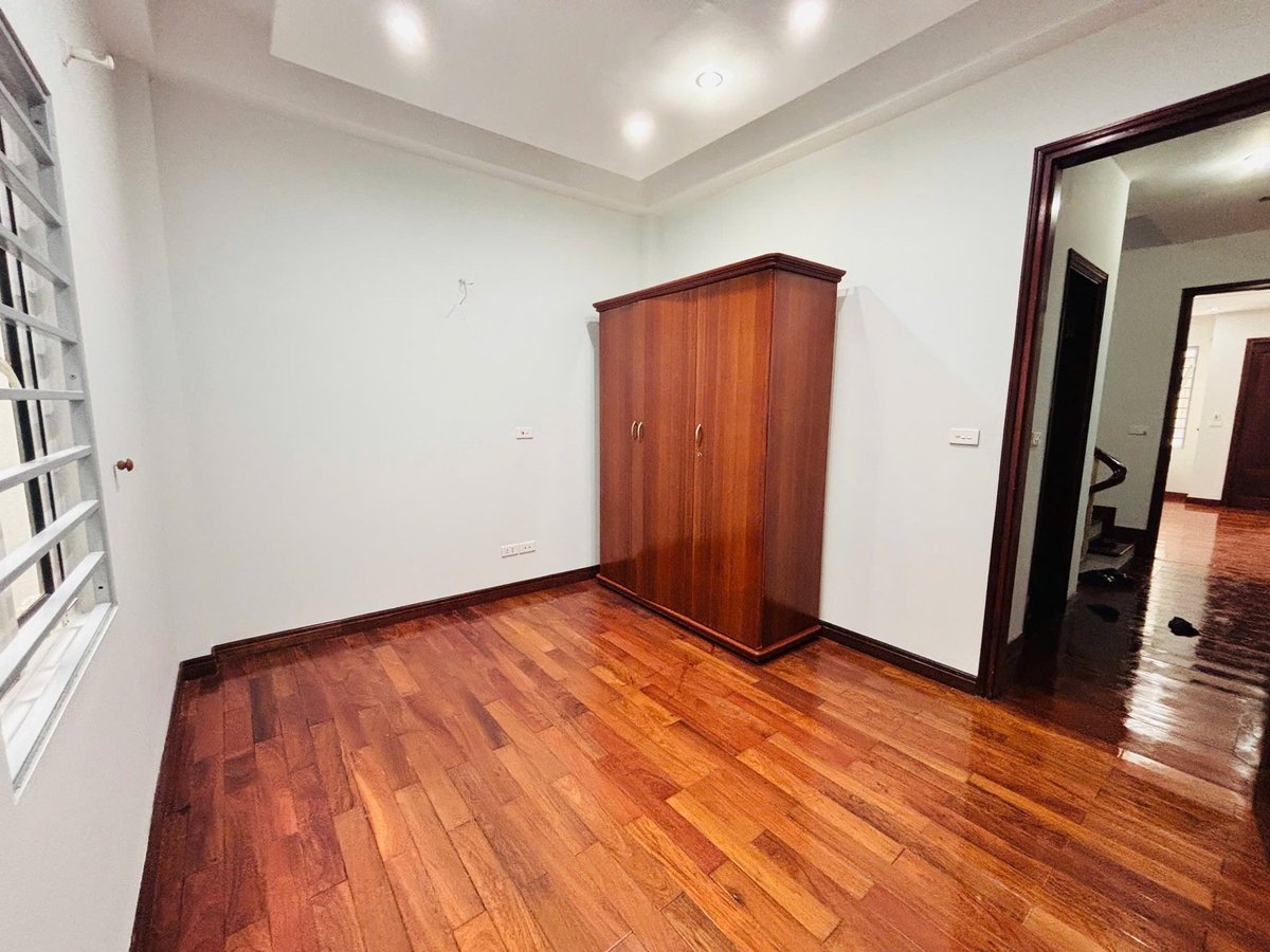 Bán Nhà Dương Quảng Hàm. Cầu Giấy. DT 53m2. MT 3.9m. 5 Tầng. Giá 13.7 Tỷ. 16004837