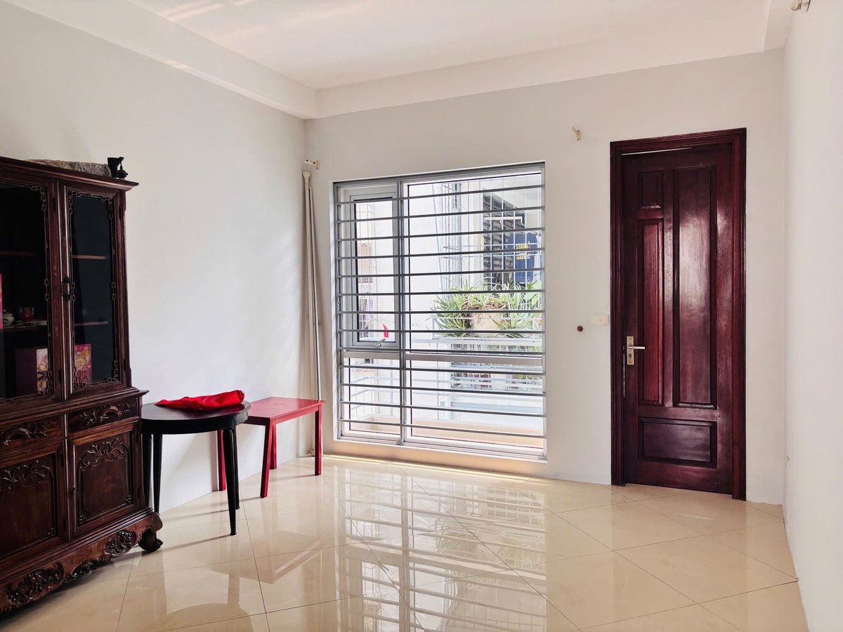 Bán Nhà Dương Quảng Hàm. Cầu Giấy. DT 53m2. MT 3.9m. 5 Tầng. Giá 13.7 Tỷ. 16004837