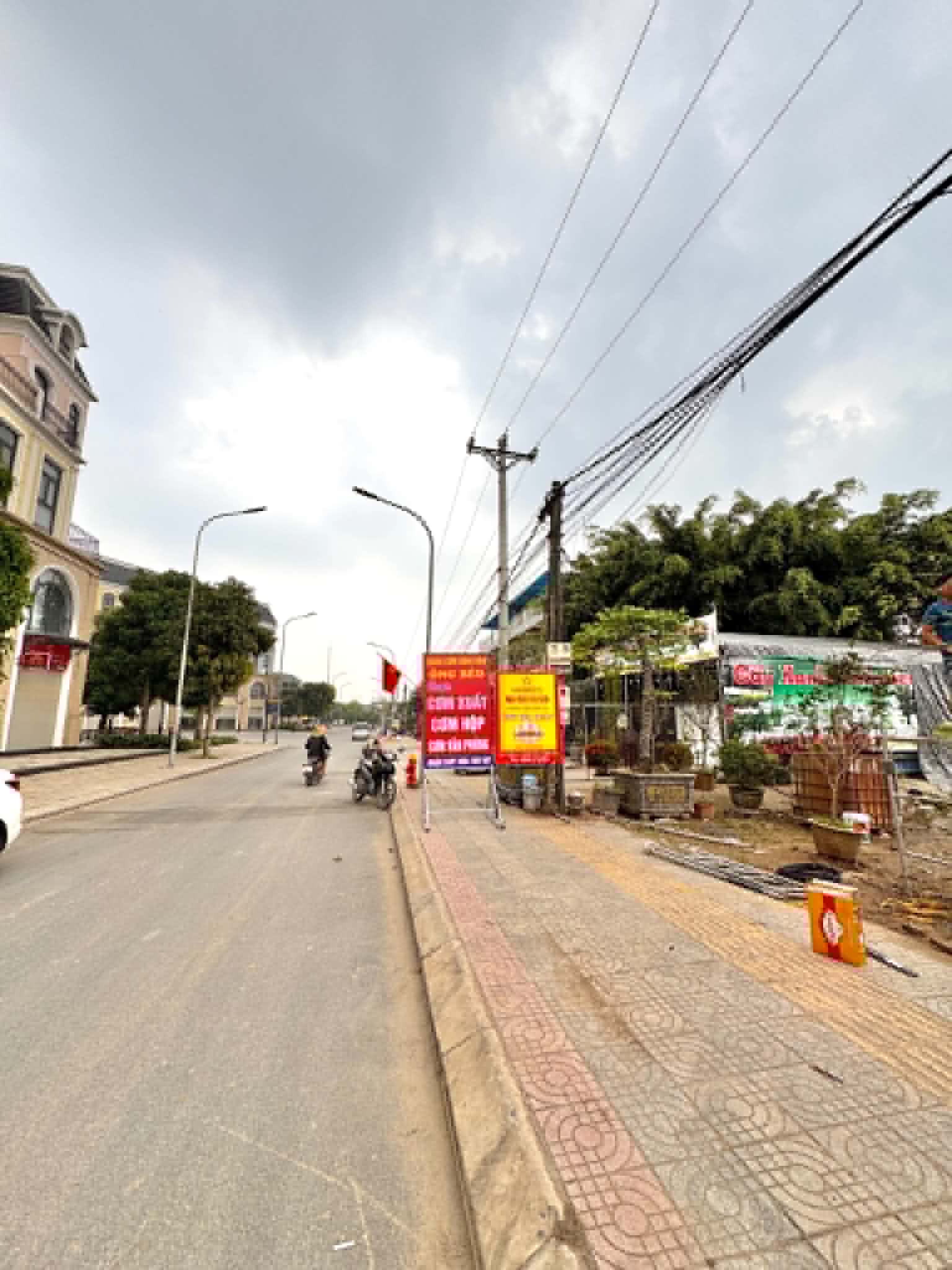 Cho thuê đất trống,MBKD 330m An Đào (nội khu Vinhomes Gia Lâm) mtien 18m đường 11m 16004866