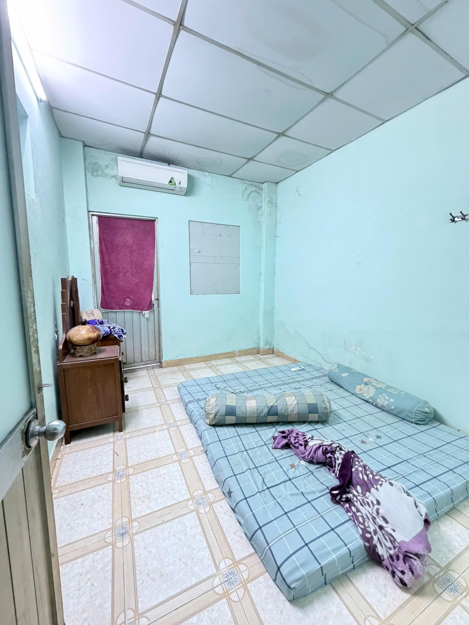 Nhà hẻm thẳng Hưng Phú thông Nguyễn Duy P9Q8 (P.Chánh Hưng) cách MT 2 căn 16004896