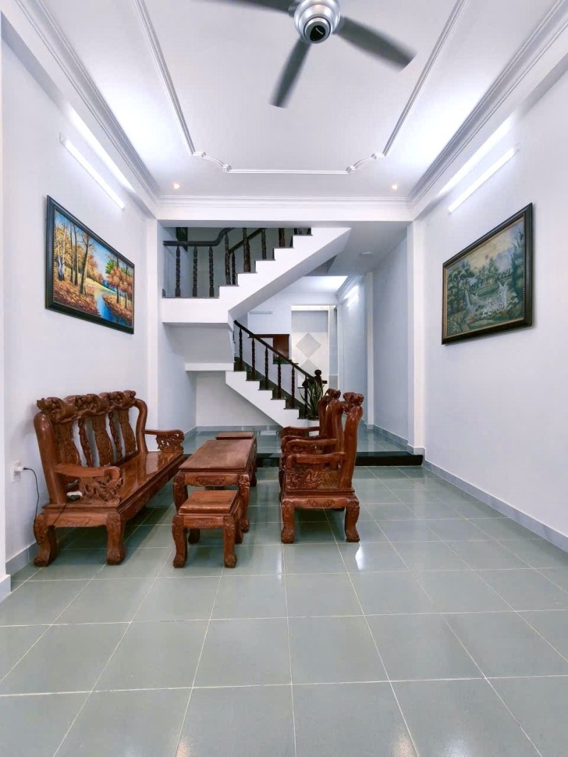 Bán nhà mặt tiền đường 147, Phước Long B, Q.9, Thủ Đức, TP HCM. DT 64m2, 2 tầng, giá 7.68  tỷ. 16004911