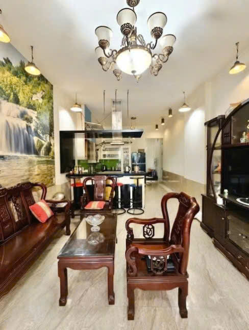 Giá tốt ngã tư Thủ Đức - Nhà 3 tầng 80m2, ô tô đậu cửa, sổ vuông A4, chỉ 5,9 tỷ, đáng xem 16004916