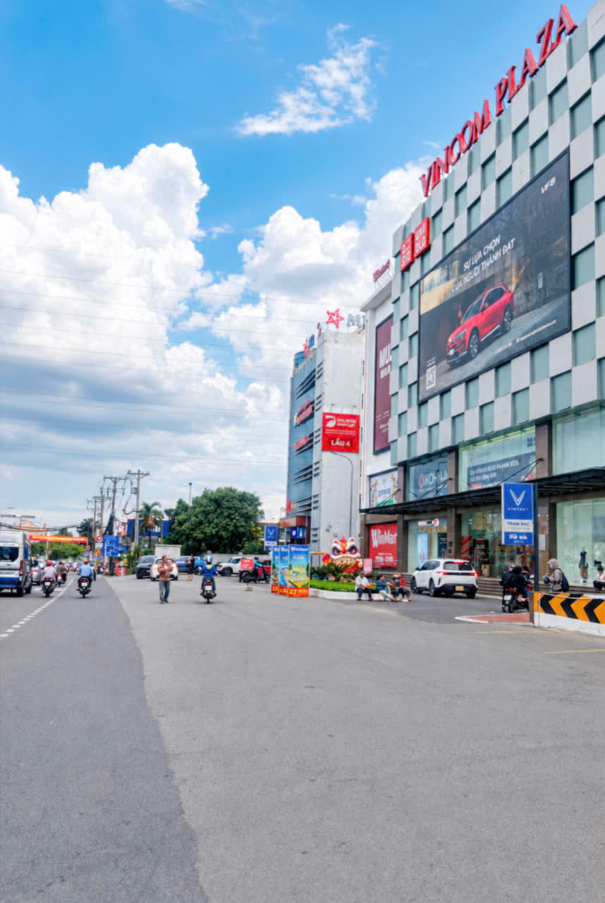 Giá tốt ngã tư Thủ Đức - Nhà 3 tầng 80m2, ô tô đậu cửa, sổ vuông A4, chỉ 5,9 tỷ, đáng xem 16004916
