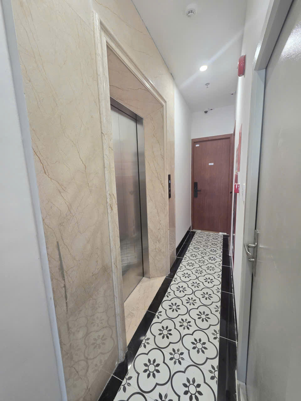 CHDV 2 mặt tiền Lê Văn Quới Bình Tân dòng tiền 90tr/th113m2,6Tầng Thang máy Nhỉnh 21 tỷ 16004929
